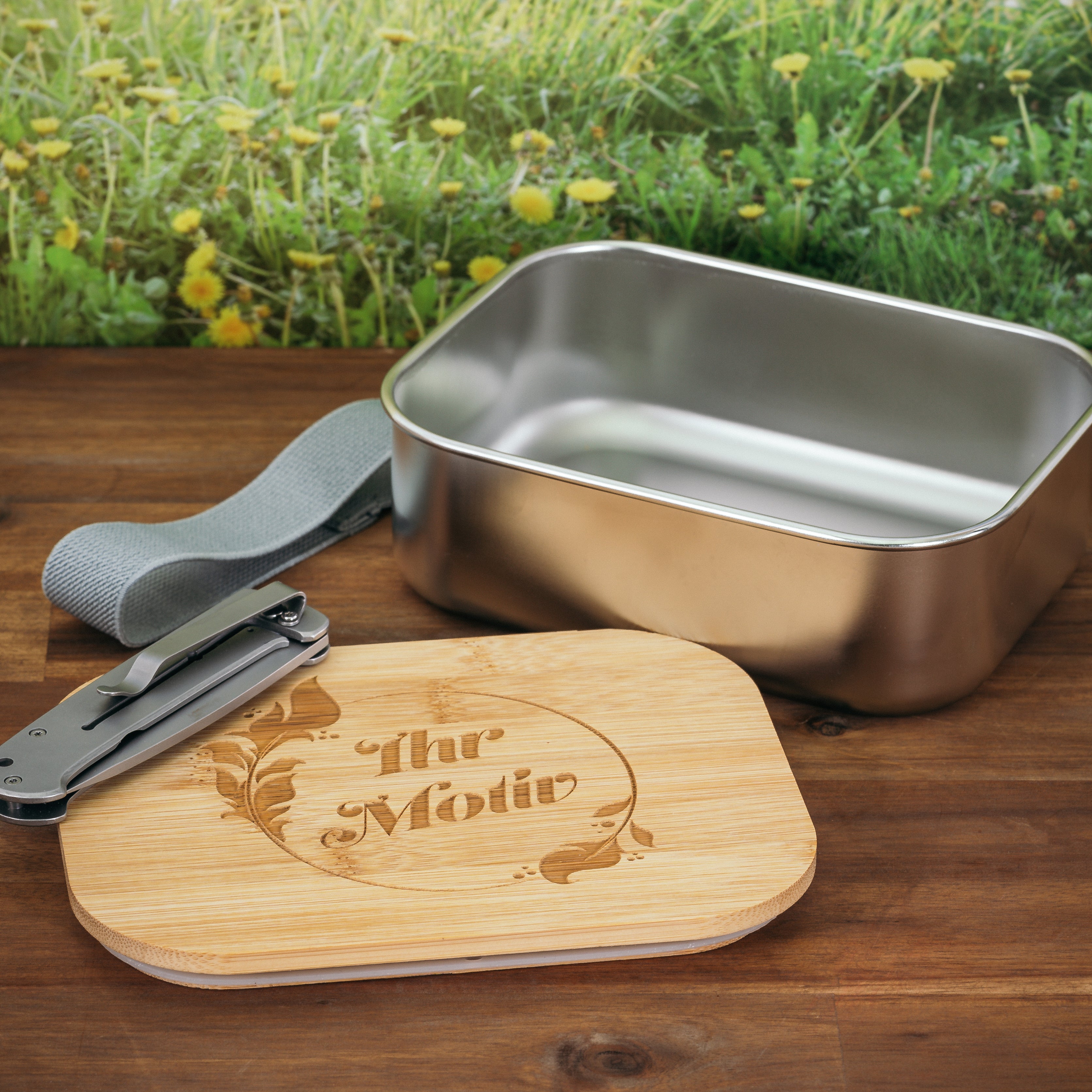 Lunchbox aus Edelstahl mit Bambusdeckel und Verschluss & inkl. individueller Gravur - kinder-druckerei.de